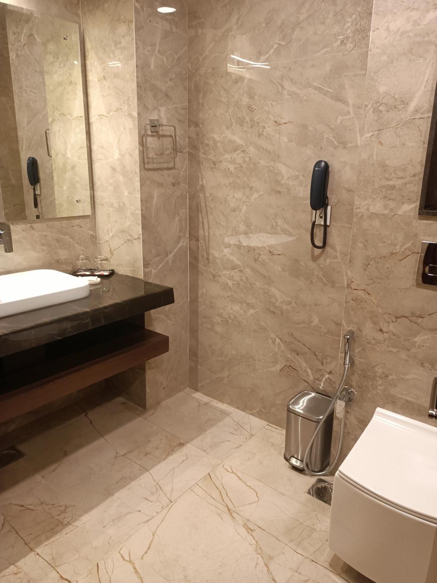 M B Greens Clarks Inn Moradabad Ngoại thất bức ảnh
