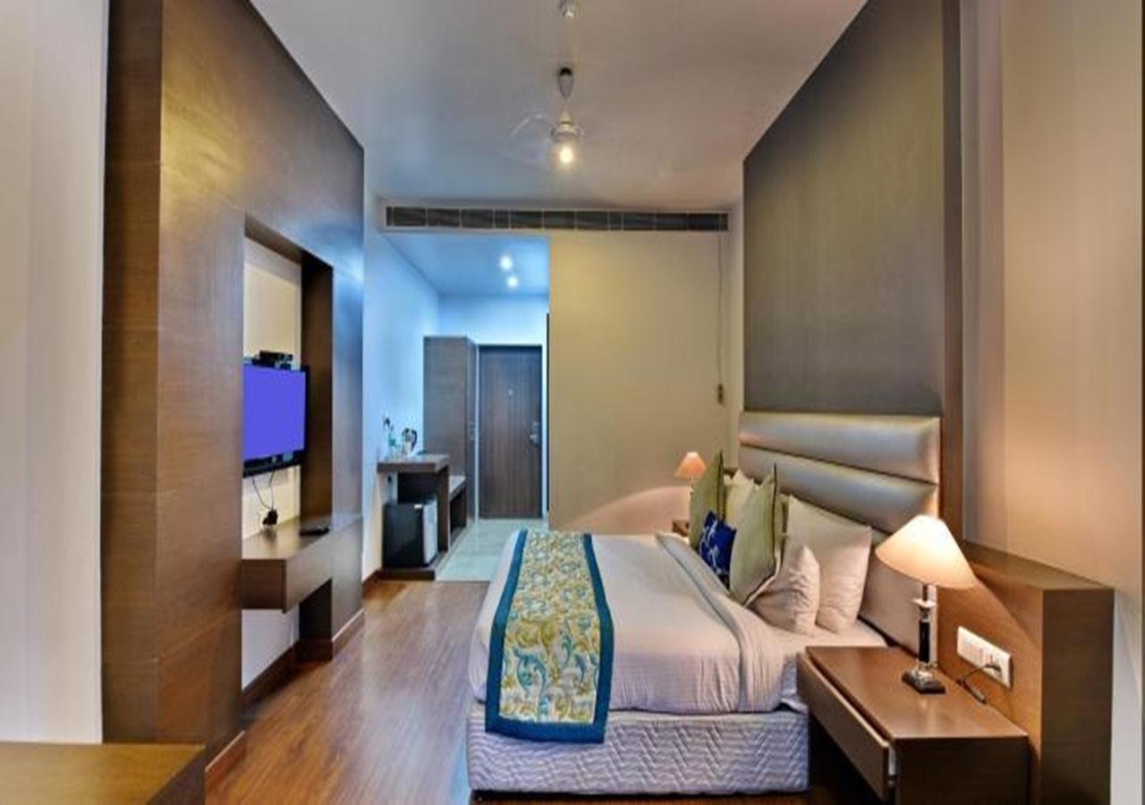 M B Greens Clarks Inn Moradabad Ngoại thất bức ảnh