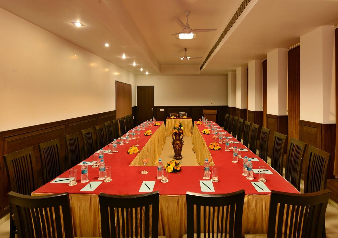 M B Greens Clarks Inn Moradabad Ngoại thất bức ảnh