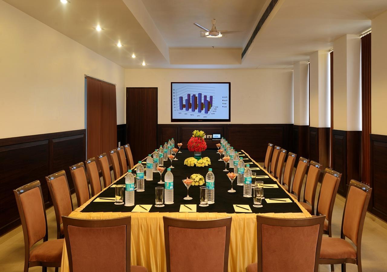 M B Greens Clarks Inn Moradabad Ngoại thất bức ảnh