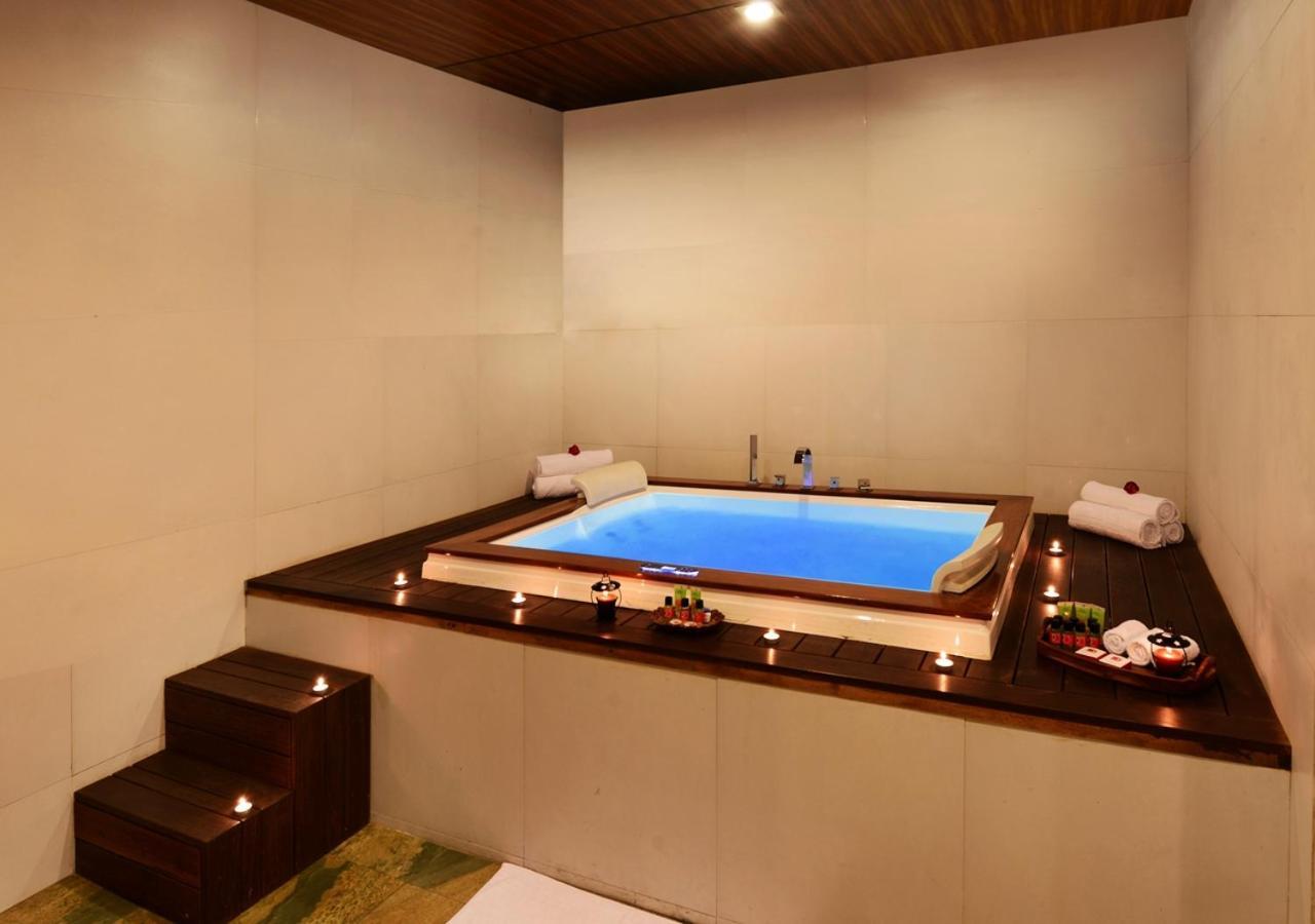 M B Greens Clarks Inn Moradabad Ngoại thất bức ảnh