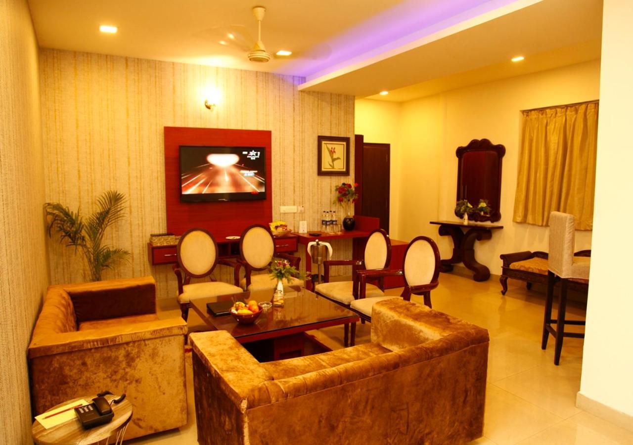 M B Greens Clarks Inn Moradabad Ngoại thất bức ảnh