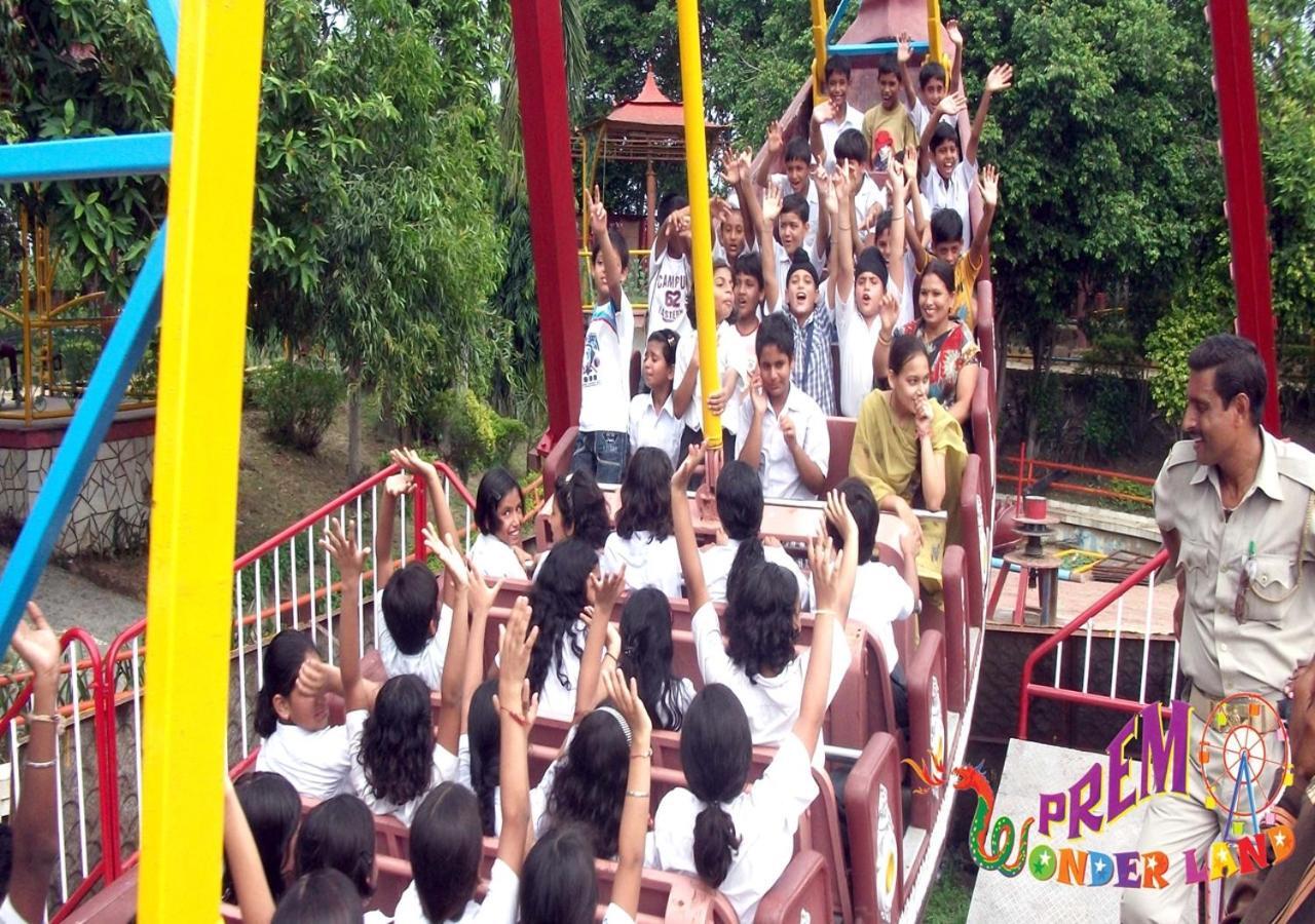 M B Greens Clarks Inn Moradabad Ngoại thất bức ảnh